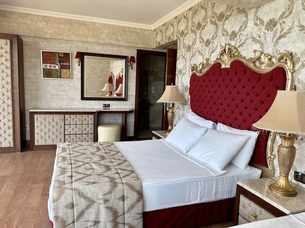 Laur Hotels Experience & Elegance — Hotel rooms in Didim, Aydin