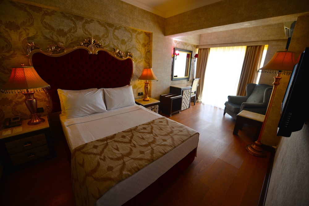 Laur Hotels Experience & Elegance — Hotel rooms in Didim, Aydin