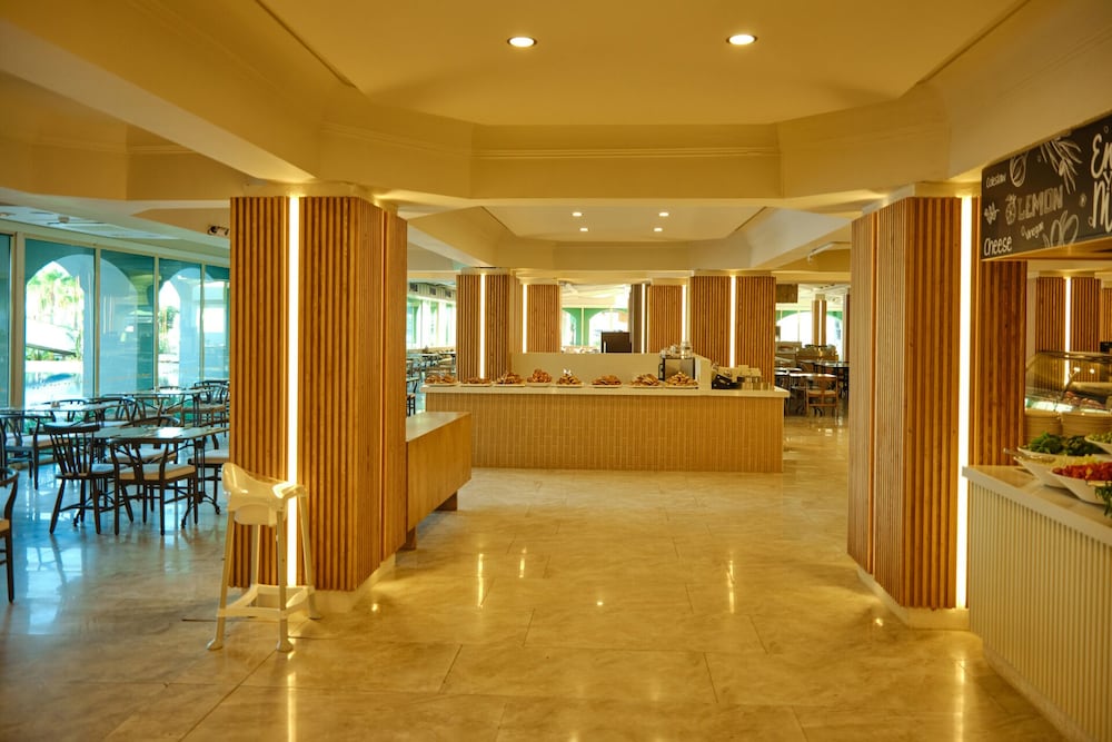 Laur Hotels Experience & Elegance — Restaurant & bars in Didim, Aydin