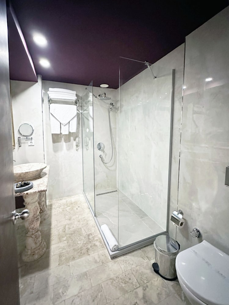 Laur Hotels Experience & Elegance — Hotel rooms in Didim, Aydin