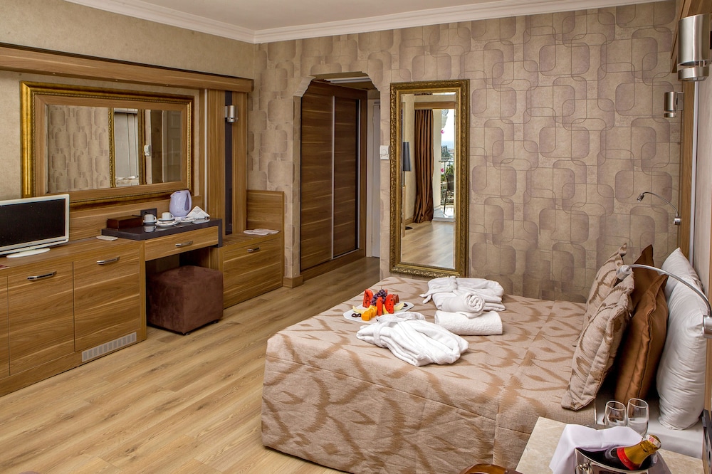 Laur Hotels Experience & Elegance — Hotel rooms in Didim, Aydin