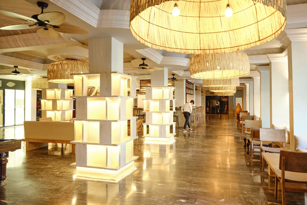 Laur Hotels Experience & Elegance — Restaurant & bars in Didim, Aydin