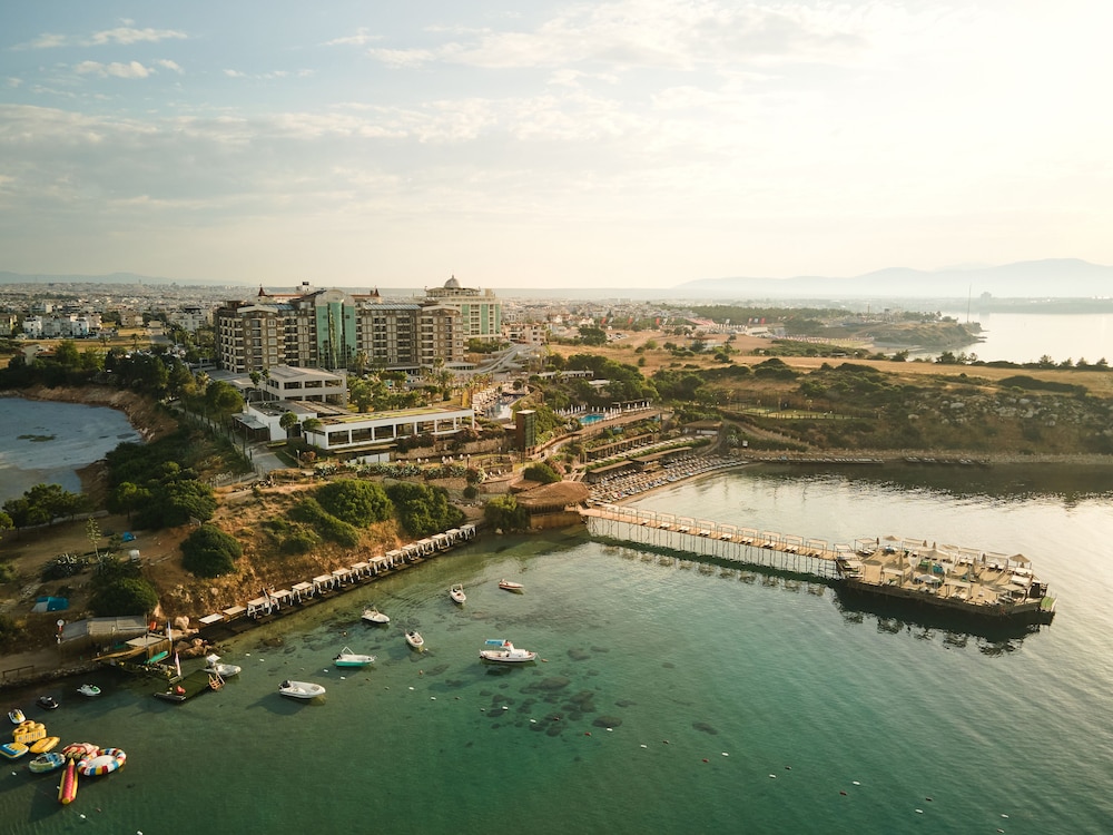 Laur Hotels Experience & Elegance — Hotel building in Didim, Aydin