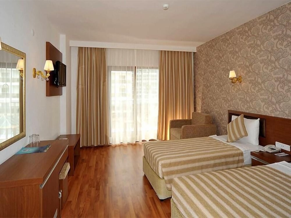 Eftalia Aqua Resort – All Inclusive — Rooms in Alanya