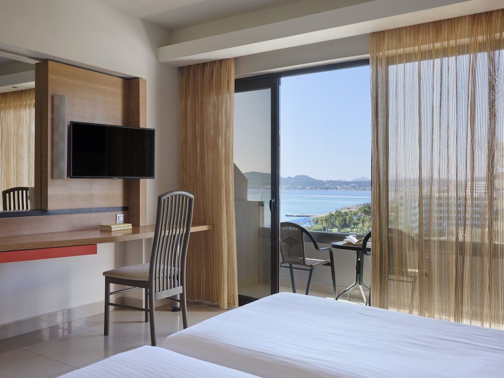 Esperos Mare Resort & Spa — Hotel rooms in Faliraki, South Aegean