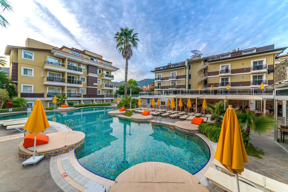 Mersoy Bellavista Hotel — Swimming pool in İçmeler, Mugla