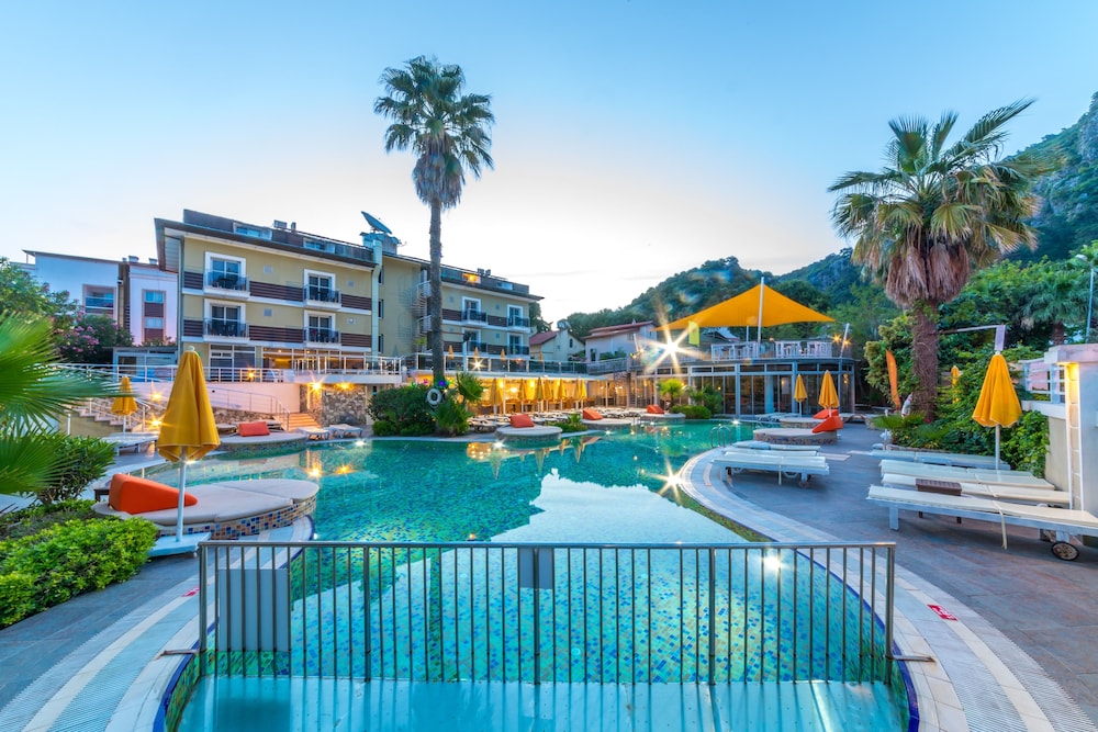 Mersoy Bellavista Hotel — Swimming pool in İçmeler, Mugla