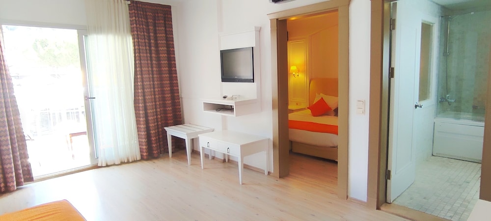 Mersoy Bellavista Hotel — Hotel rooms in İçmeler, Mugla