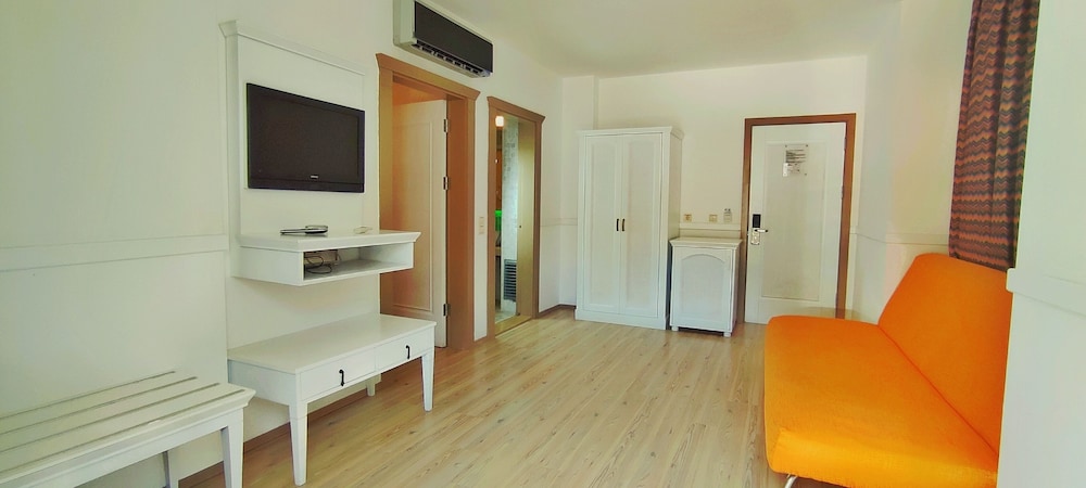 Mersoy Bellavista Hotel — Hotel rooms in İçmeler, Mugla