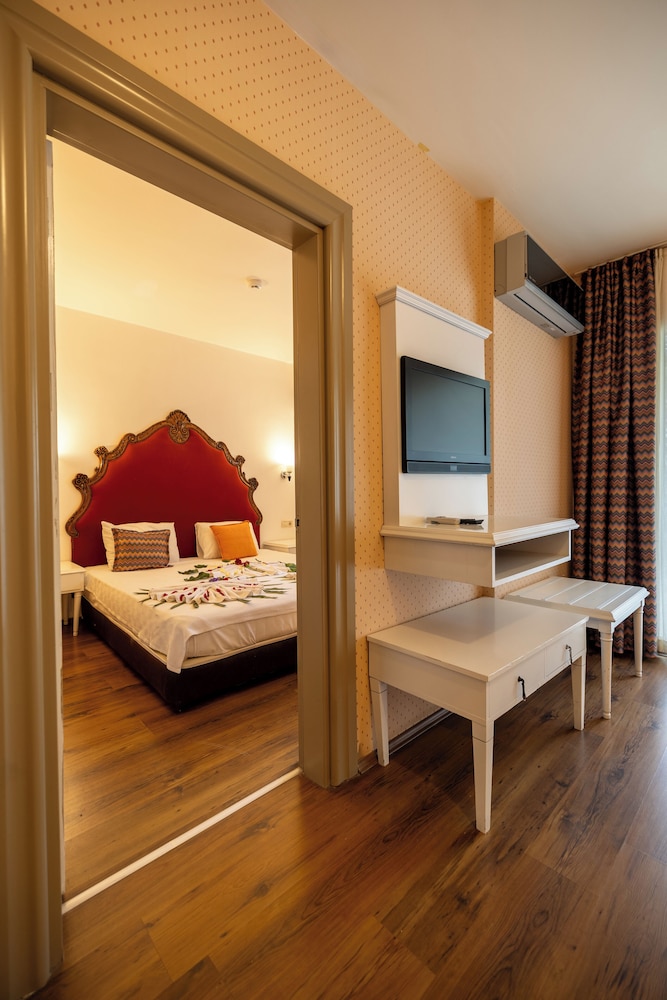 Mersoy Bellavista Hotel — Hotel rooms in İçmeler, Mugla