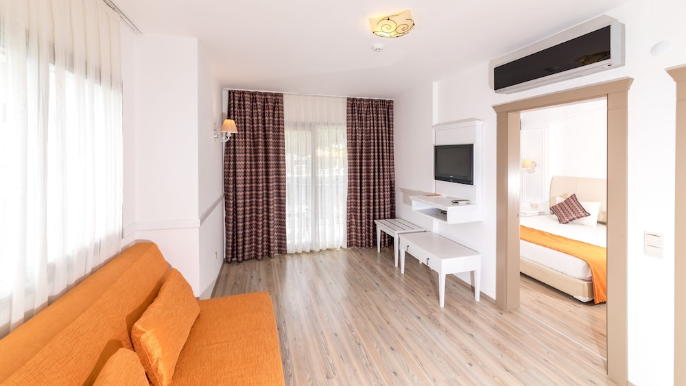Mersoy Bellavista Hotel — Hotel rooms in İçmeler, Mugla