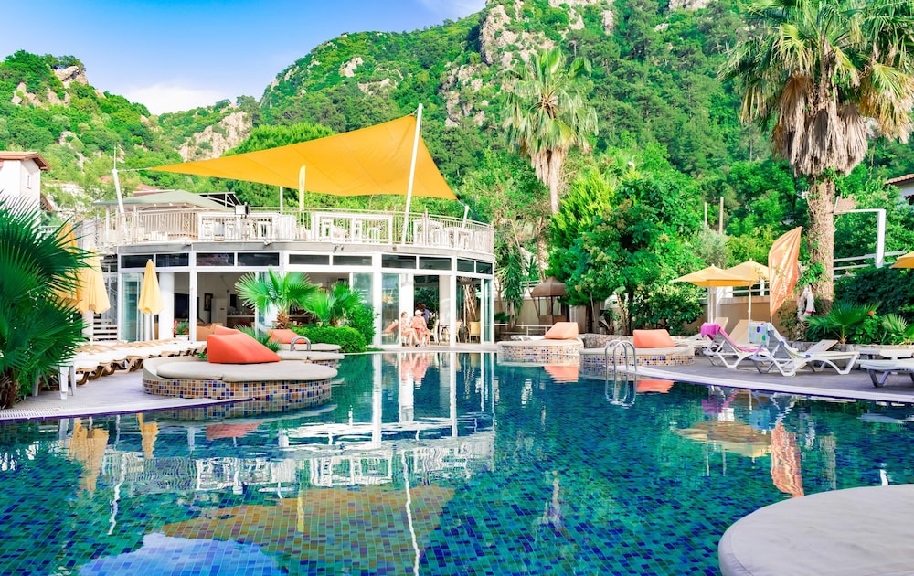 Mersoy Bellavista Hotel — Swimming pool in İçmeler, Mugla