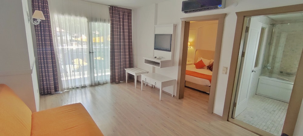 Mersoy Bellavista Hotel — Hotel rooms in İçmeler, Mugla