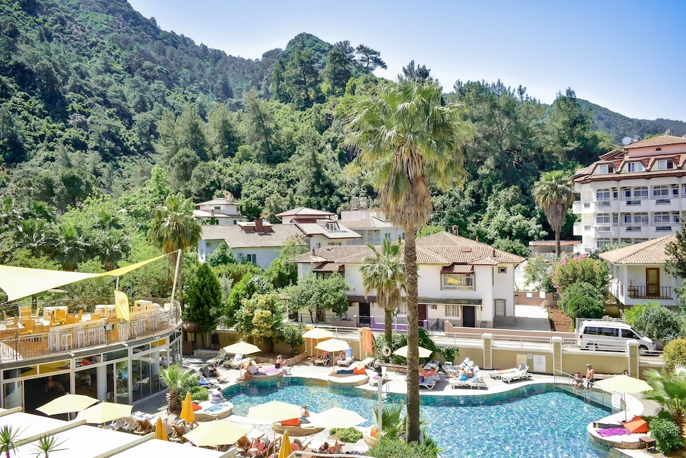 Mersoy Bellavista Hotel — Swimming pool in İçmeler, Mugla