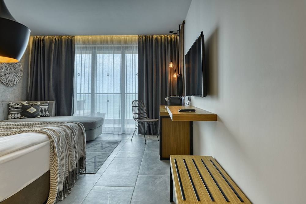 Grifid Hotel Vistamar - Ultra All Inclusive — Hotel rooms in Golden Sands, Varna Region