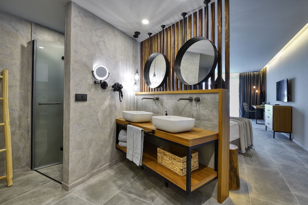 Grifid Hotel Vistamar - Ultra All Inclusive — Hotel rooms in Golden Sands, Varna Region