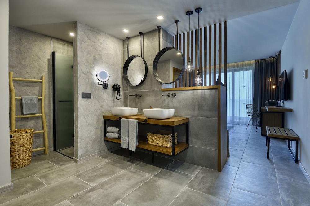 Grifid Hotel Vistamar - Ultra All Inclusive — Hotel rooms in Golden Sands, Varna Region