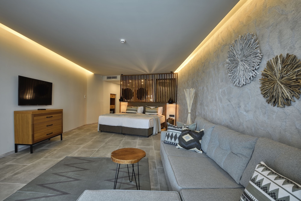 Grifid Hotel Vistamar - Ultra All Inclusive — Hotel rooms in Golden Sands, Varna Region