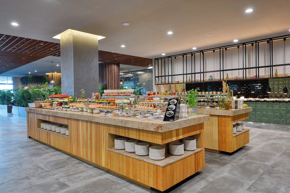 Grifid Hotel Vistamar - Ultra All Inclusive — Restaurant & bars in Golden Sands, Varna Region