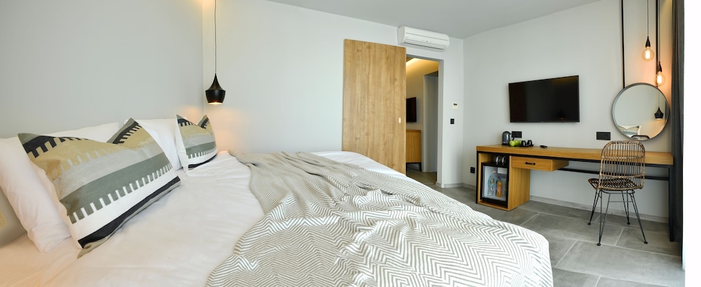 Grifid Hotel Vistamar - Ultra All Inclusive — Hotel rooms in Golden Sands, Varna Region