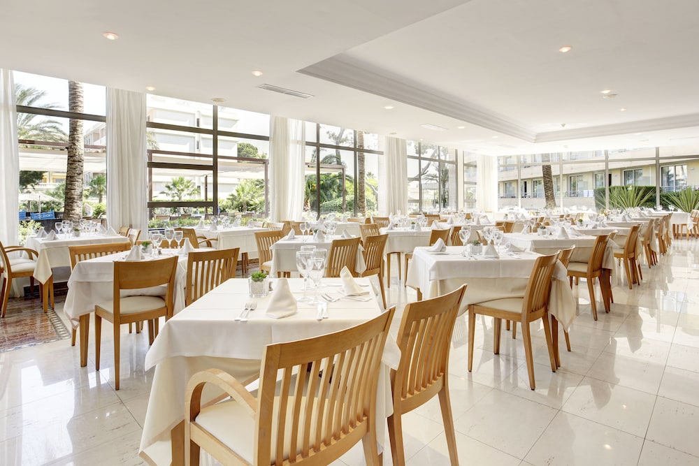 Grupotel Natura Playa — Restaurant & bars in Playa de Muro, Balearic Islands