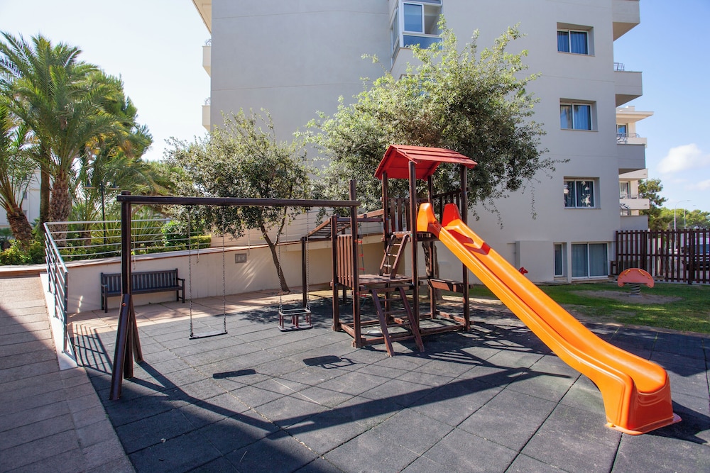 Grupotel Natura Playa — Attractions for children in Playa de Muro, Balearic Islands