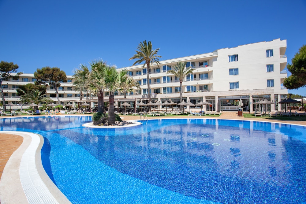 Grupotel Natura Playa — Swimming pool in Playa de Muro, Balearic Islands