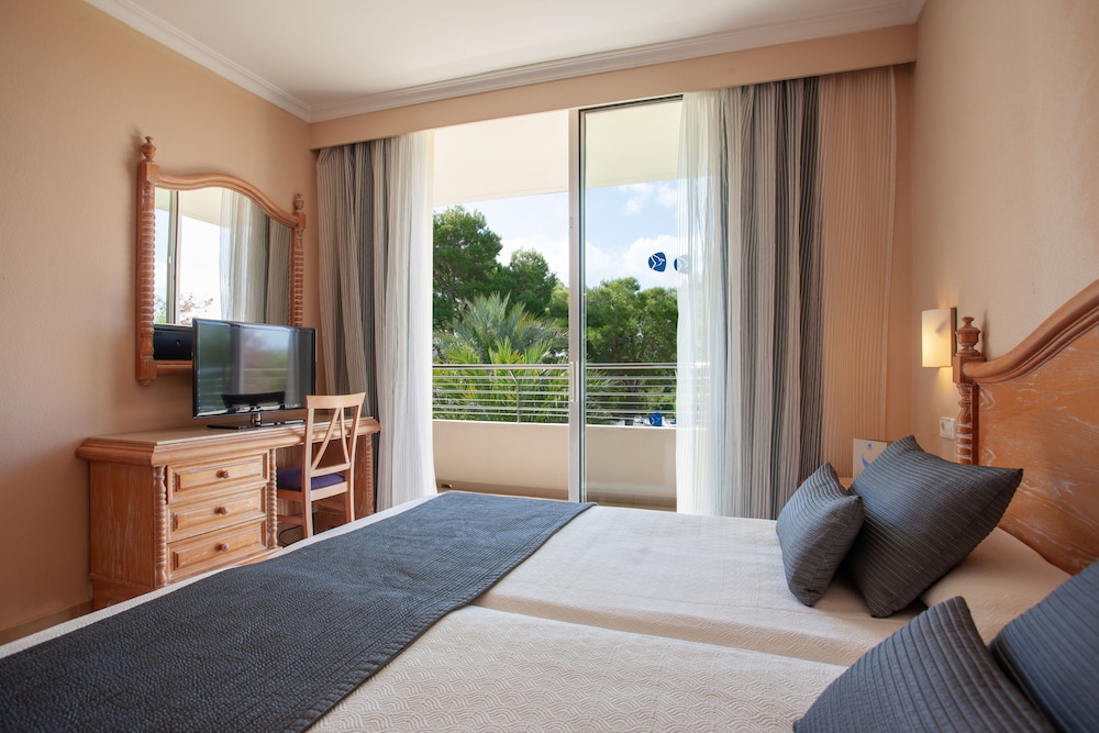 Grupotel Natura Playa — Hotel rooms in Playa de Muro, Balearic Islands