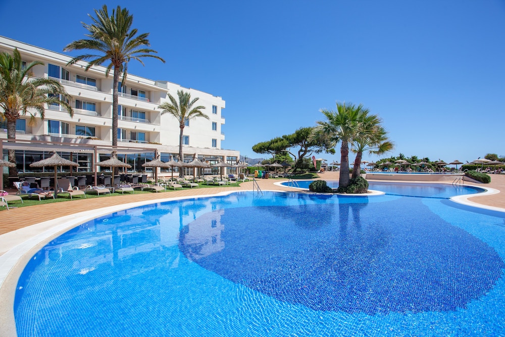 Grupotel Natura Playa — Swimming pool in Playa de Muro, Balearic Islands