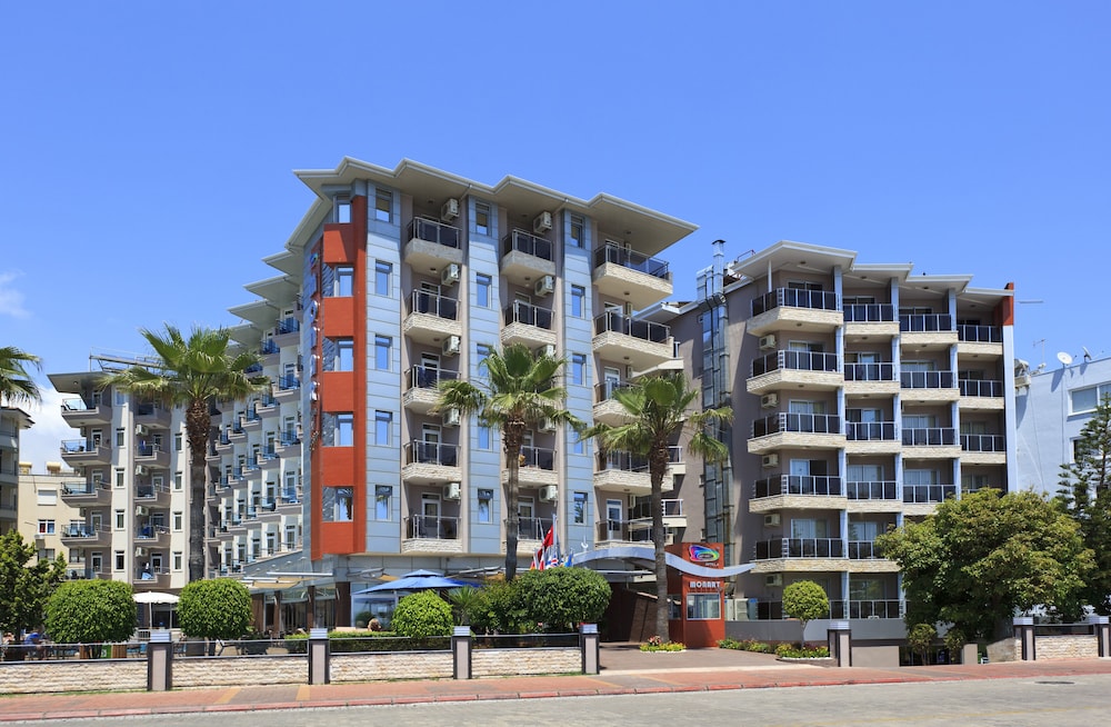 Monart City Hotel - All Inclusive — Hotel building in Alanya