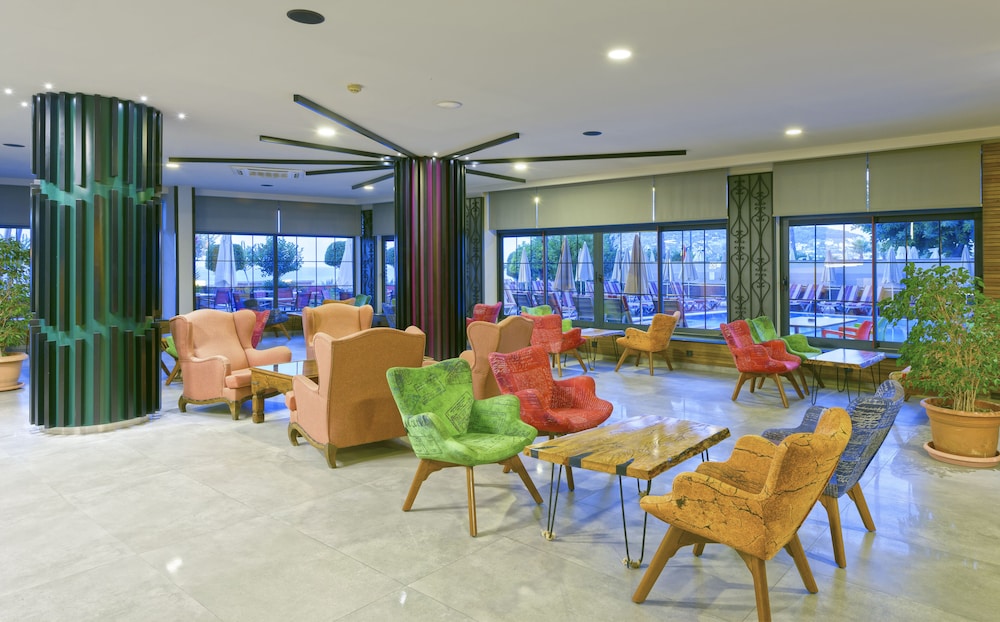 Monart City Hotel - All Inclusive — Restaurant & bars in Alanya