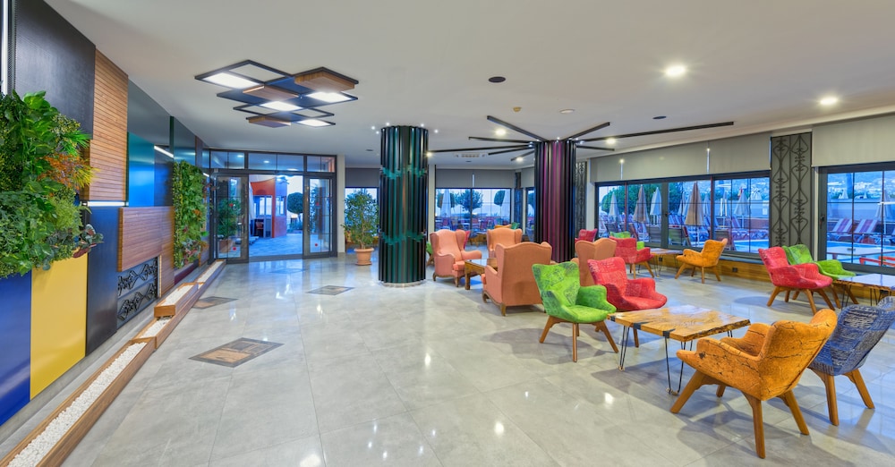 Monart City Hotel - All Inclusive — Restaurant & bars in Alanya