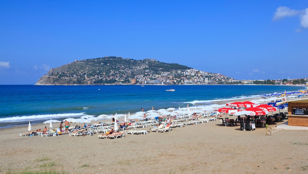 Monart City Hotel - All Inclusive — Beach in Alanya