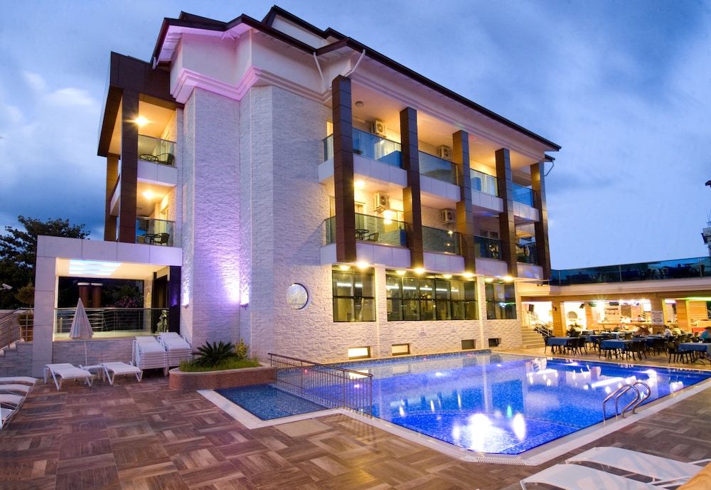 Supreme Marmaris Hotel — Swimming pool in Marmaris, Mugla