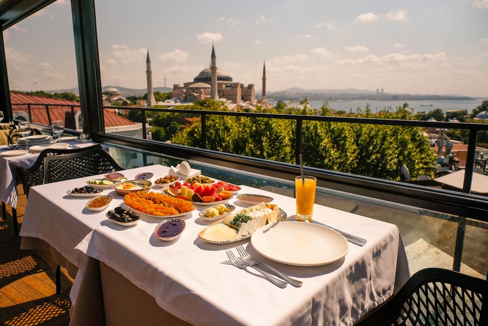 Sura Design Hotel and Suites - Boutique Class — Restaurant & bars in Istanbul, Istanbul