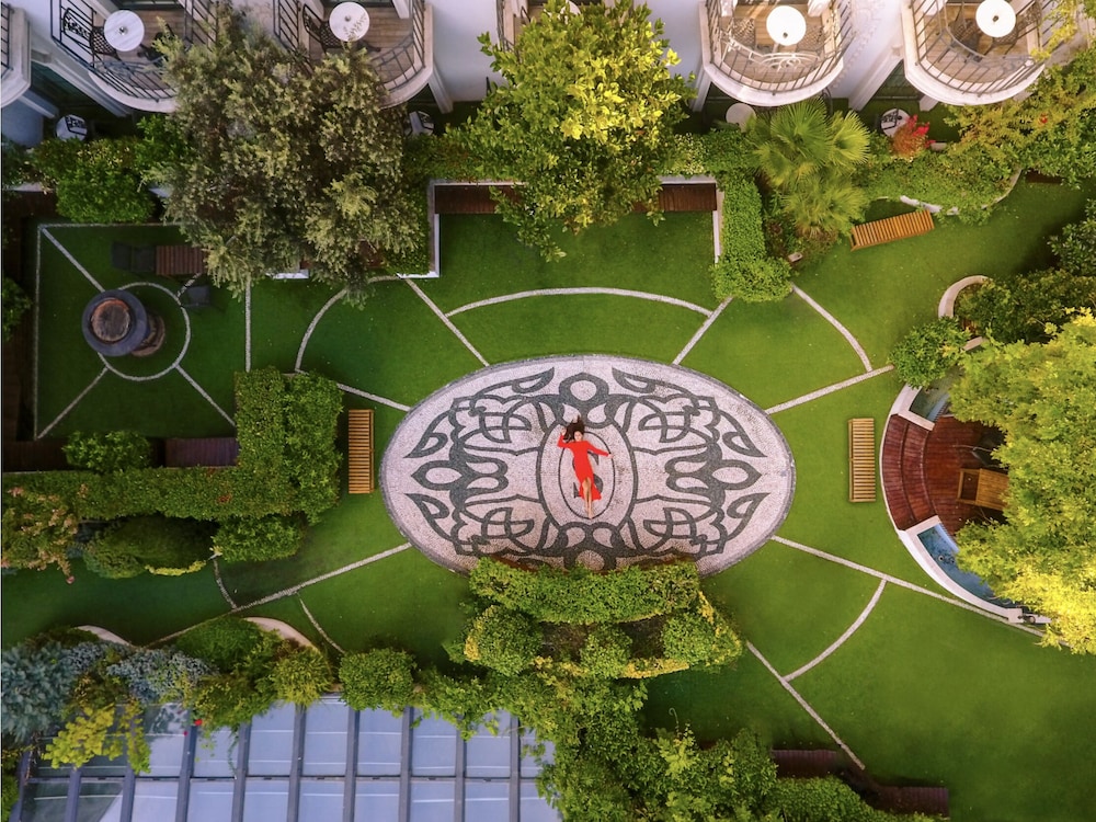 Sura Design Hotel and Suites - Boutique Class — Hotel building in Istanbul, Istanbul