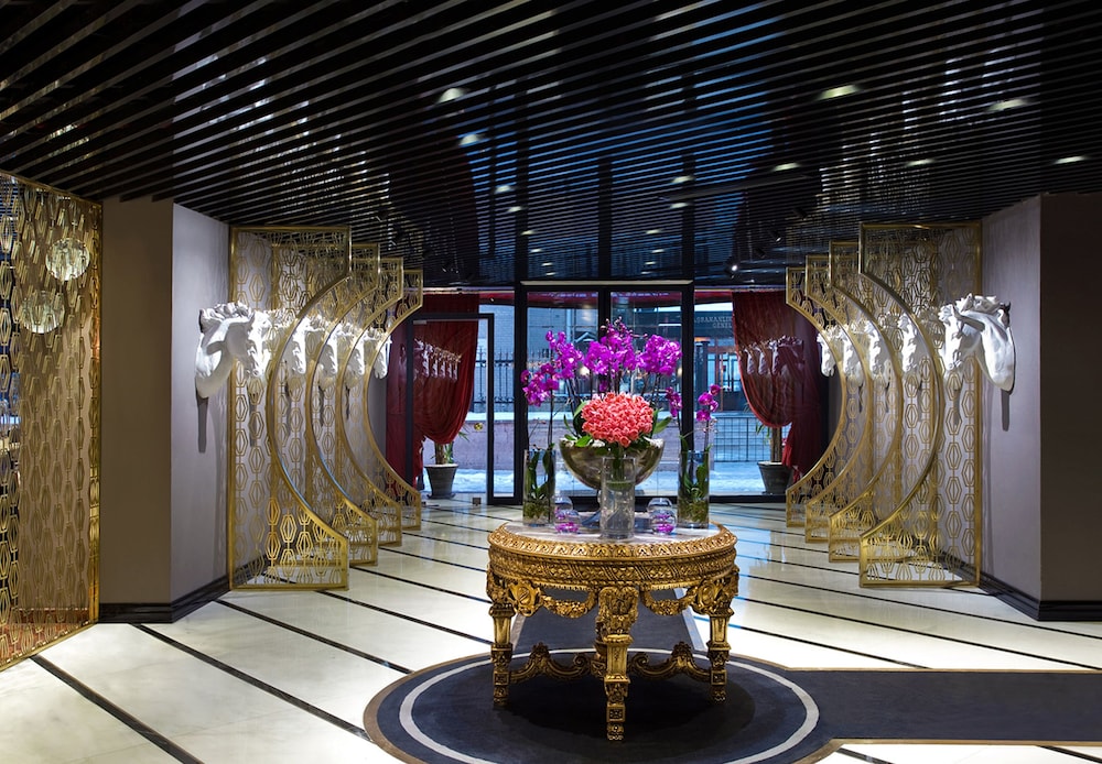 Sura Design Hotel and Suites - Boutique Class — Hotel building in Istanbul, Istanbul