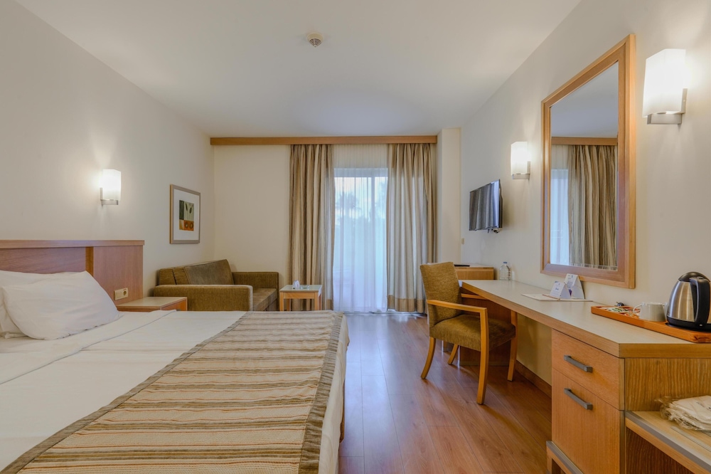 Sural Resort - All Inclusive — Hotel rooms in Side