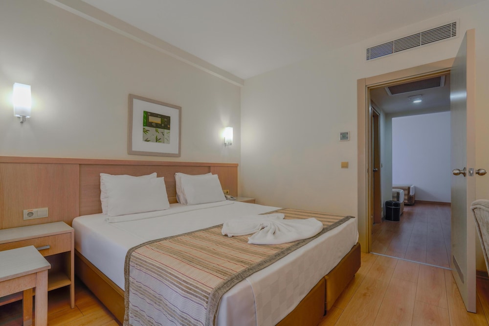 Sural Resort - All Inclusive — Hotel rooms in Side