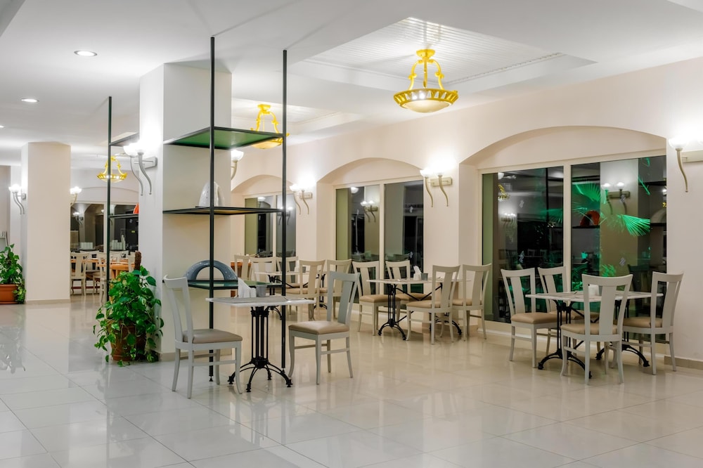Sural Resort - All Inclusive — Restaurant & bars in Side