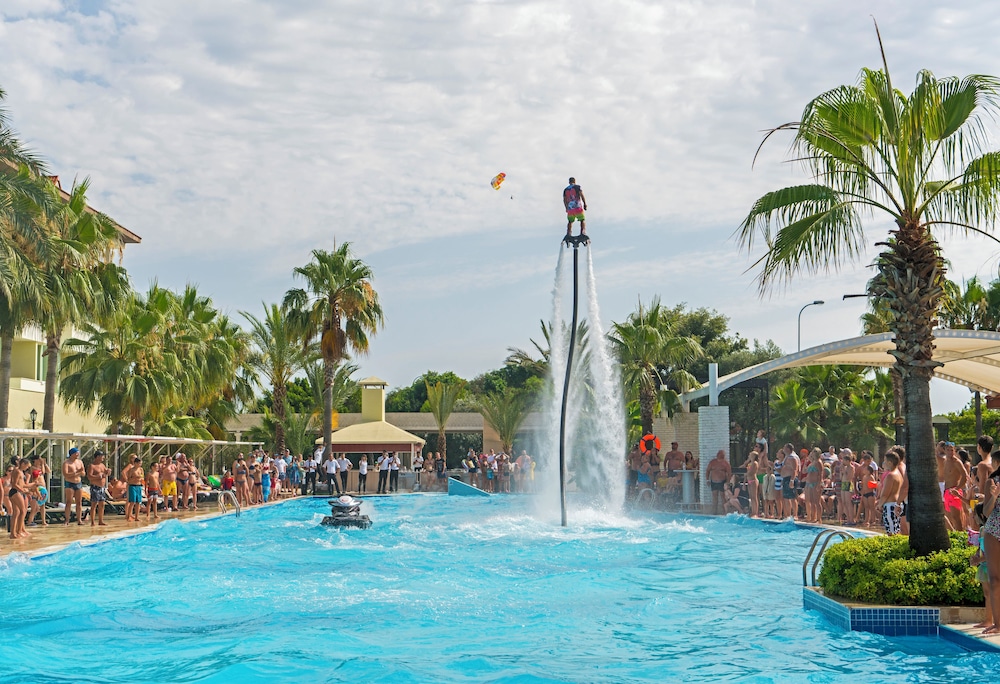 Sural Resort - All Inclusive — Swimming pool in Side