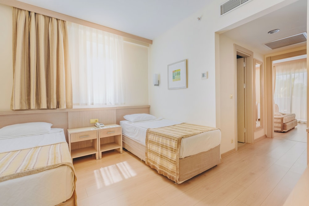 Sural Resort - All Inclusive — Hotel rooms in Side