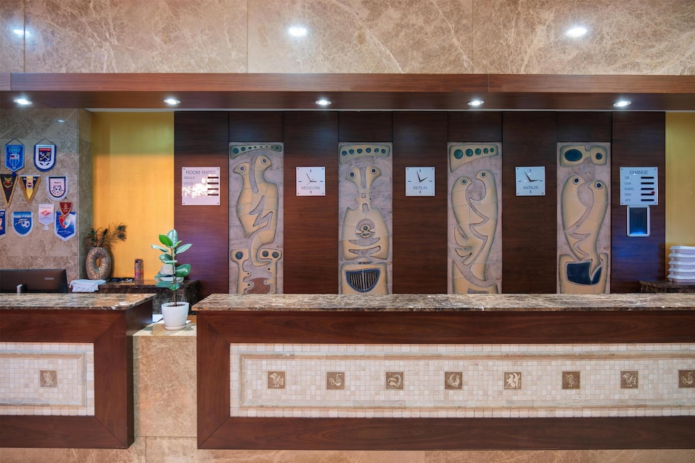 Sural Resort - All Inclusive — Hotel building in Side