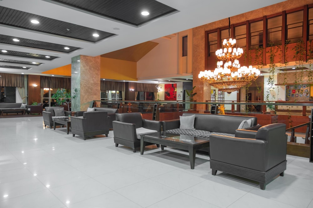 Sural Resort - All Inclusive — Hotel building in Side
