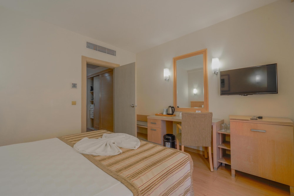 Sural Resort - All Inclusive — Hotel rooms in Side