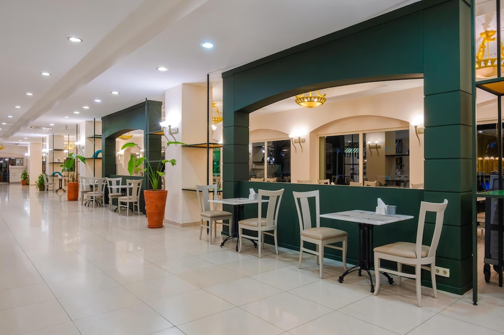 Sural Resort - All Inclusive — Restaurant & bars in Side