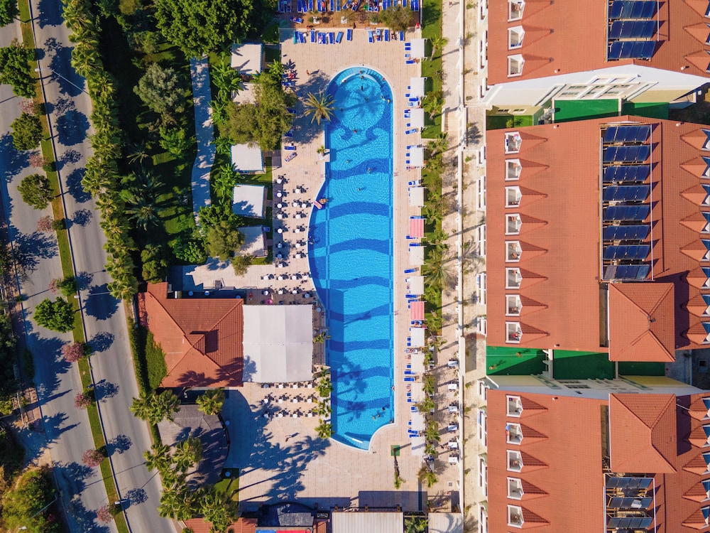 Sural Resort - All Inclusive — Swimming pool in Side