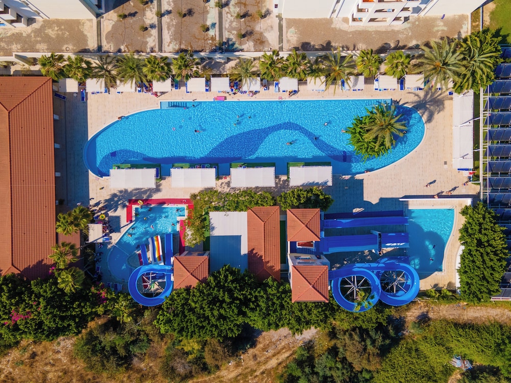 Sural Resort - All Inclusive — Swimming pool in Side