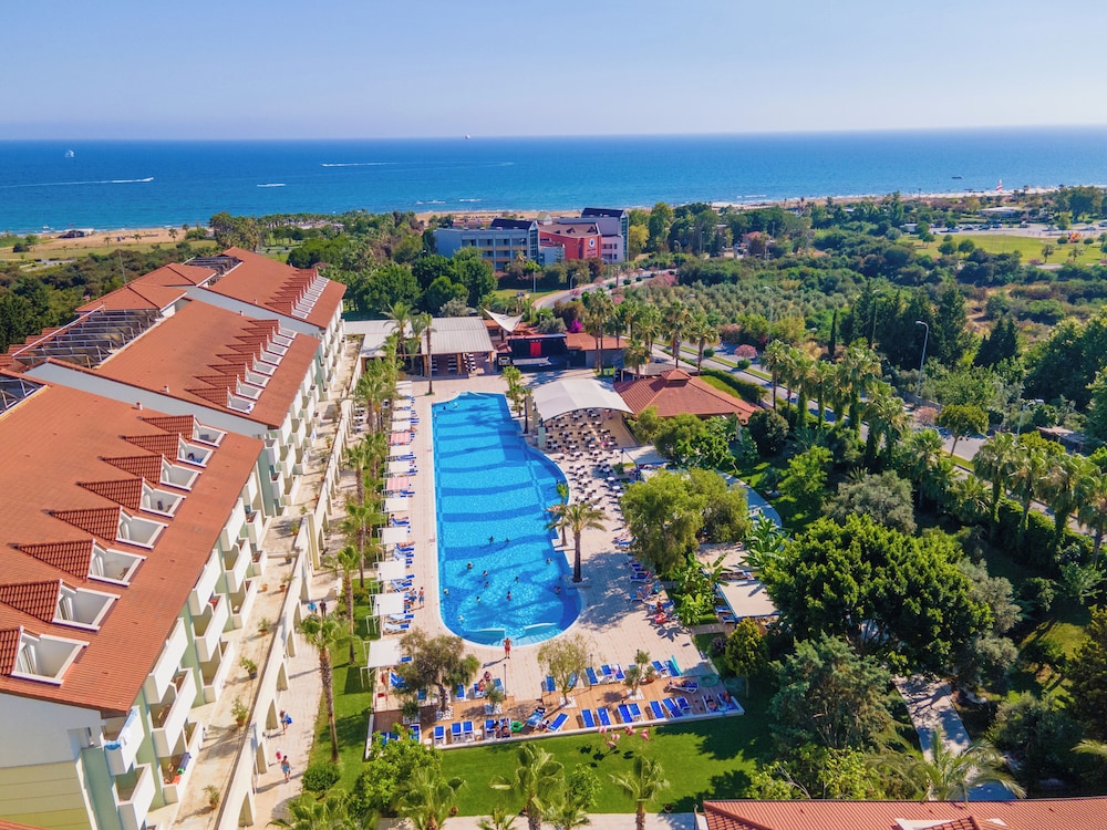 Sural Resort - All Inclusive — Swimming pool in Side