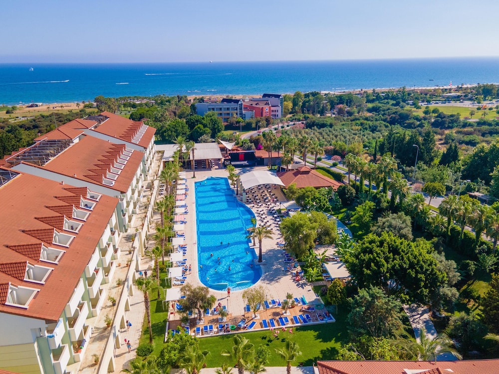 Sural Resort - All Inclusive — Swimming pool in Side